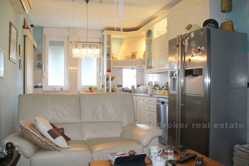 Appartement trois pièces, à vendre