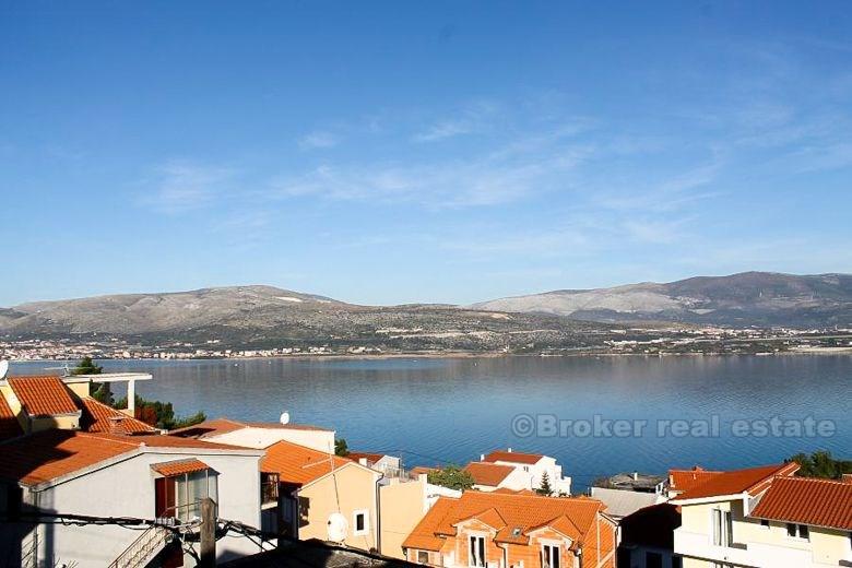 Отдельный двухэтажный дом, продается