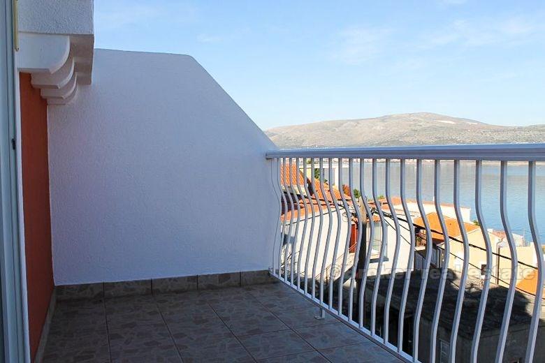 Samostojeća dvokatnica, na prodaju