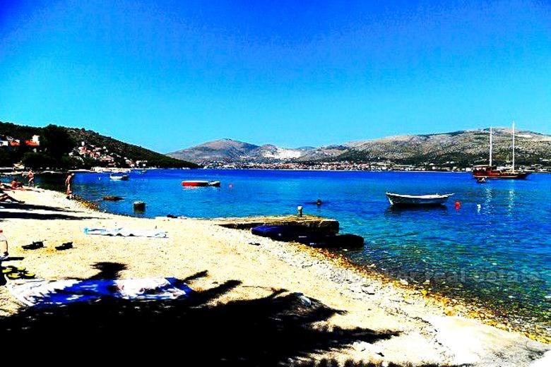 Отдельный двухэтажный дом, продается