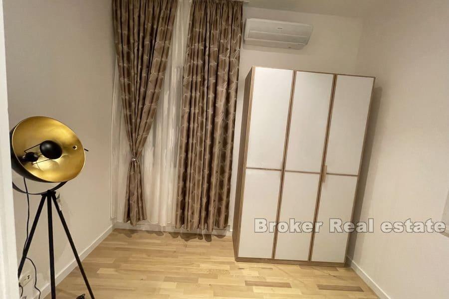 Stobreč, modern lägenhet med två sovrum i en ny byggnad