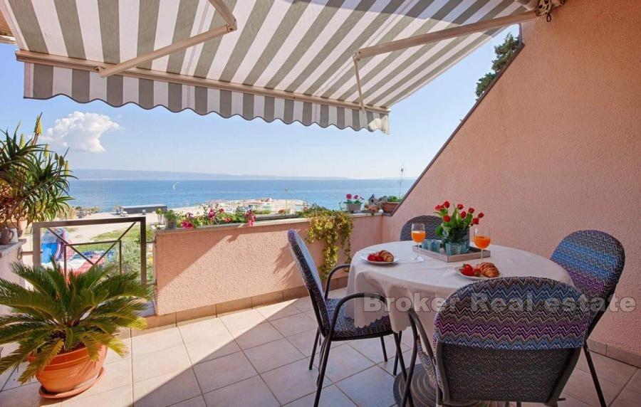 Žnjan, appartement de trois pièces au premier rang de la mer