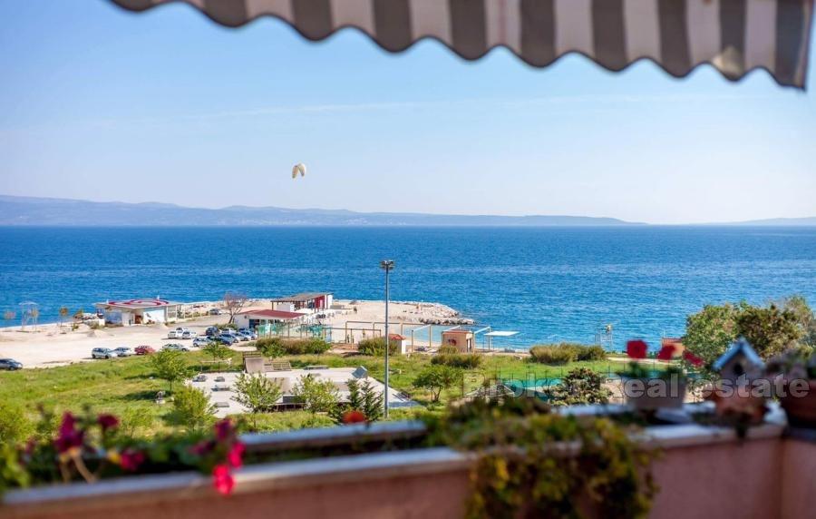 Žnjan, appartement de trois pièces au premier rang de la mer