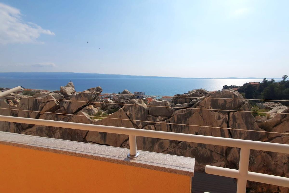 Bel immeuble avec vue sur la mer