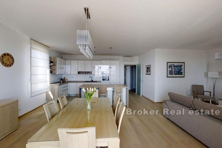 Trstenik, Wohnung mit zwei Schlafzimmern von 100m2