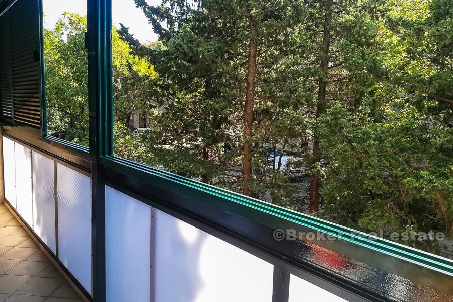 Appartement de deux chambres à proximité du centre-ville, vente