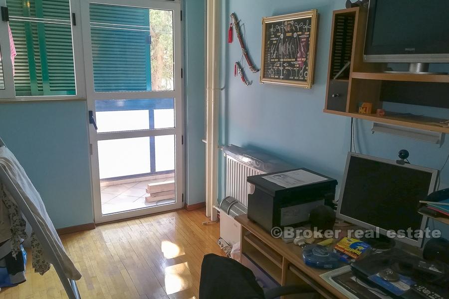 Apartament z dwiema sypialniami blisko centrum, sprzedaż