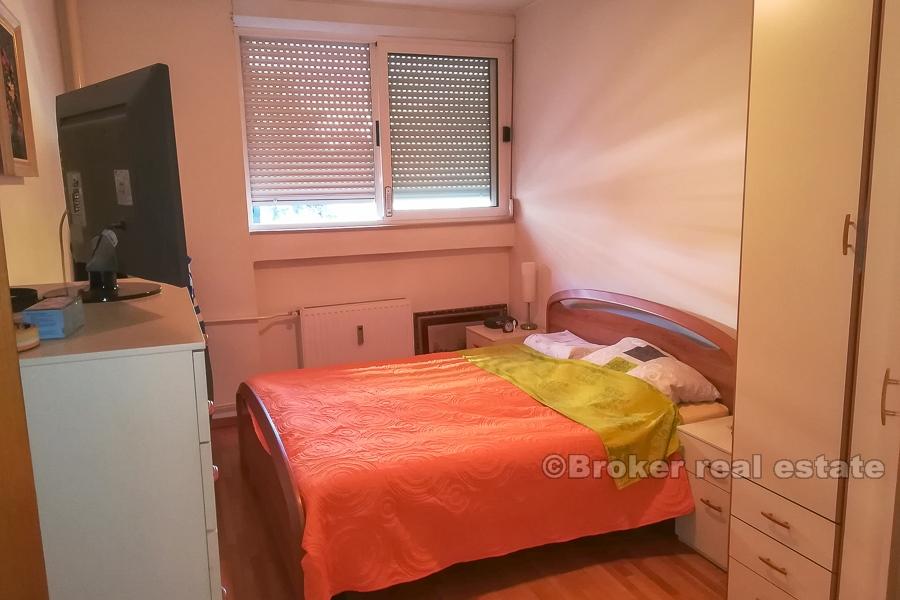Apartament z dwiema sypialniami blisko centrum, sprzedaż