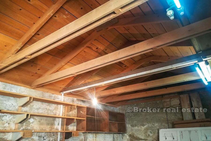 Haus zur Renovierung im Zentrum von Split, zu verkaufen