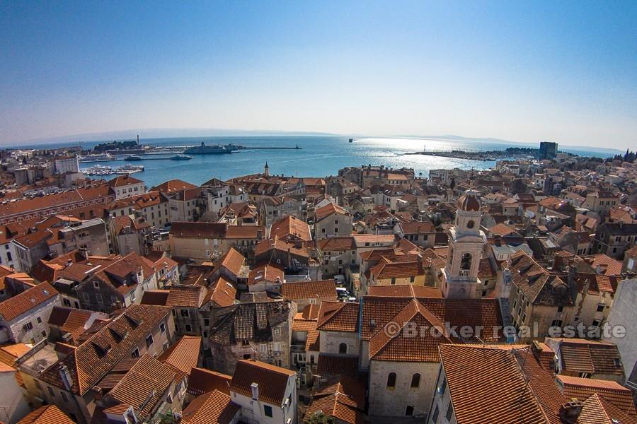 Haus zur Renovierung im Zentrum von Split, zu verkaufen