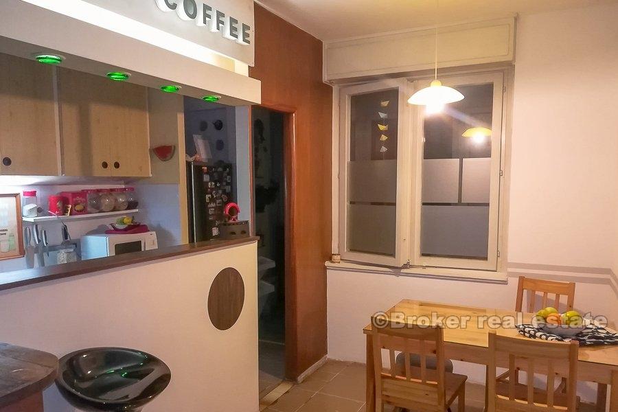 Apartament z dwiema sypialniami, Split, Kman, na sprzedaż