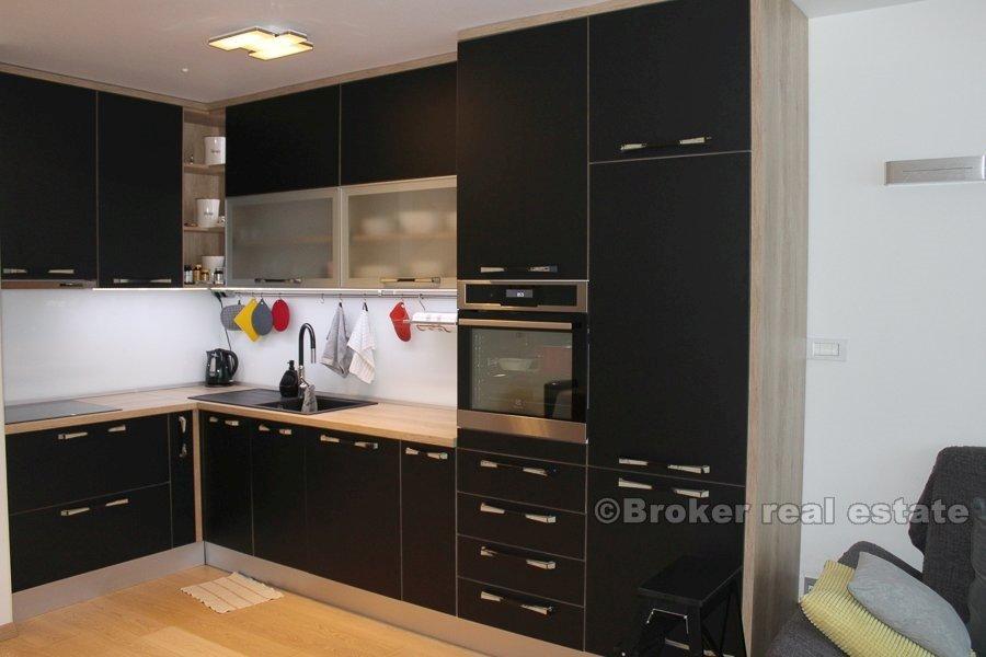 Blatine, Dvoupodlažní byt k prodeji