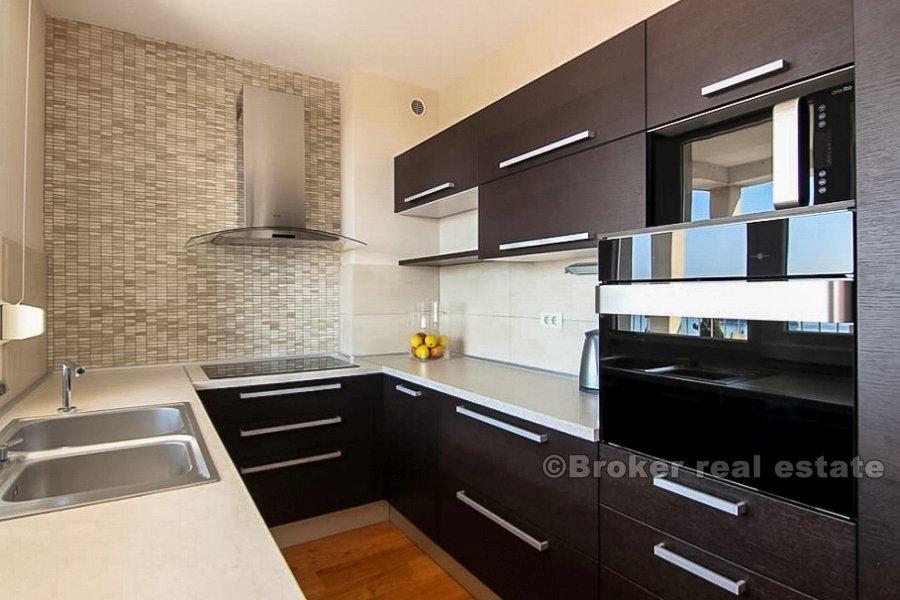 Meje, appartement de deux chambres avec vue sur la mer, à vendre