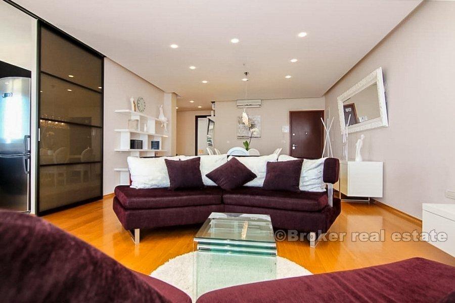 Meje, appartement de deux chambres avec vue sur la mer, à vendre