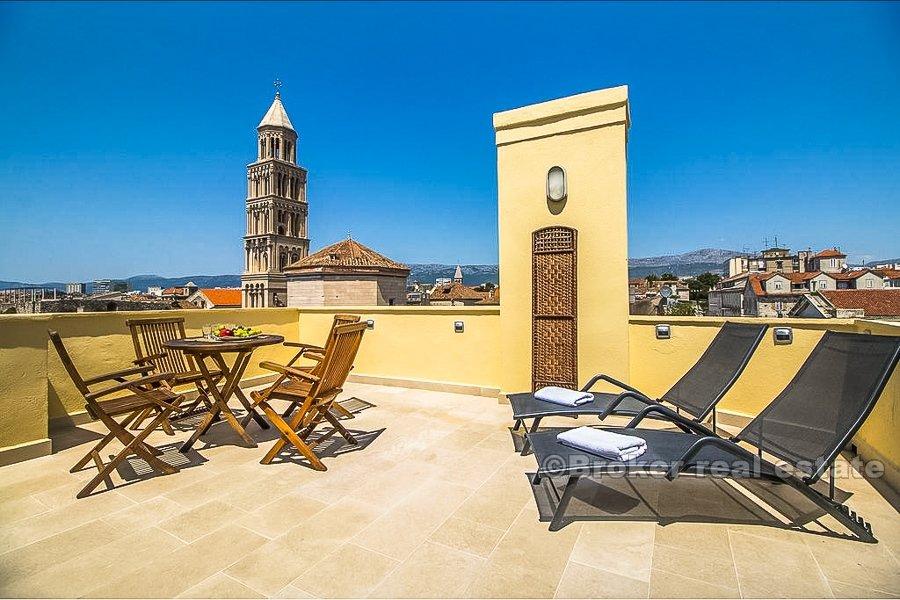 Appartamento in centro città, in vendita