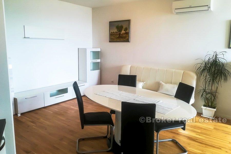 Apartmán s jednou ložnicí, Znjan, k pronájmu