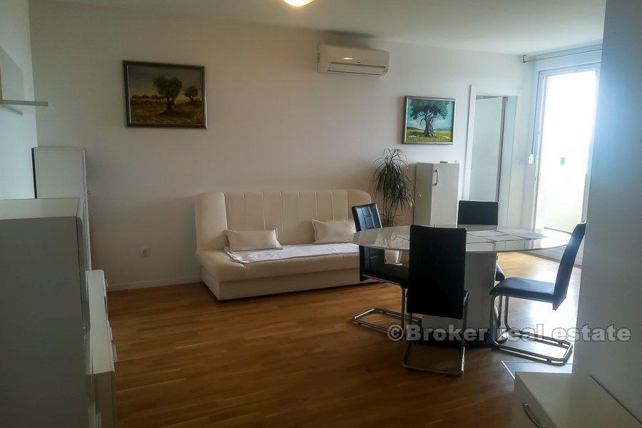 Apartmán s jednou ložnicí, Znjan, k pronájmu