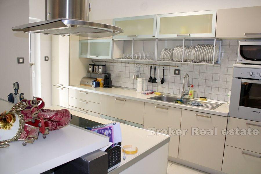Krizine, a luxurious four bedroom flat with a sea view