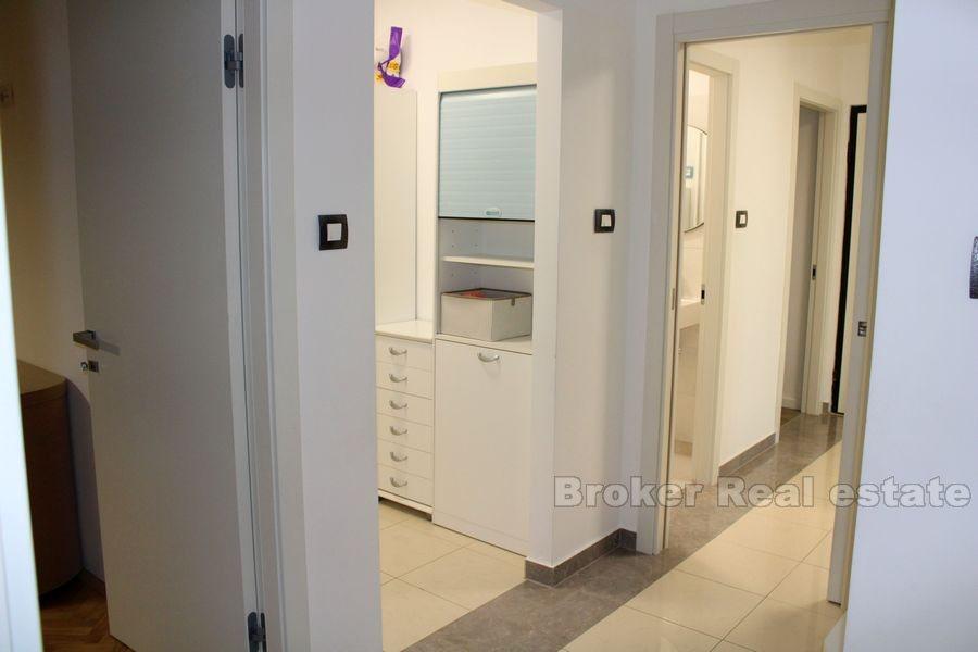 Krizine, a luxurious four bedroom flat with a sea view