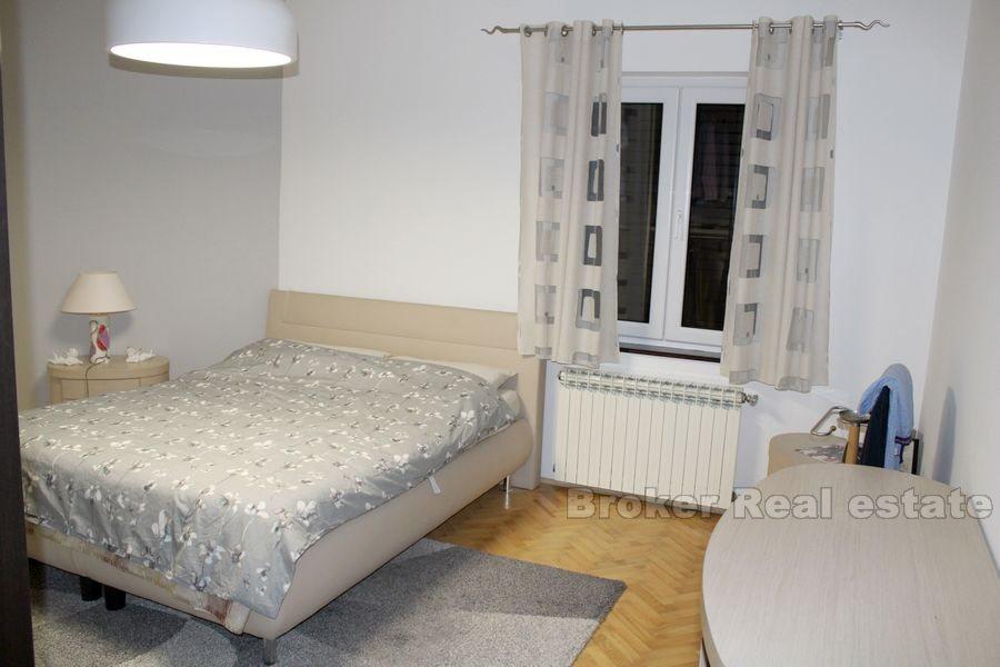 Krizine, un luxueux appartement de quatre chambres avec vue sur la mer