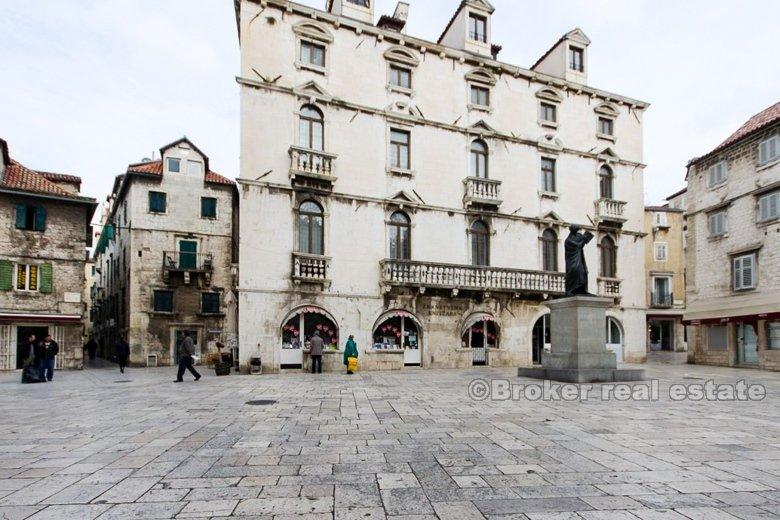 Mieszkanie z trzema sypialniami, w centrum Splitu