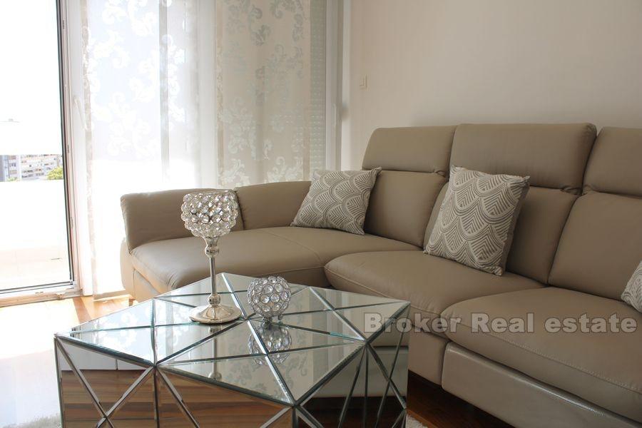 Split 3, dwupokojowy apartament z widokiem na morze