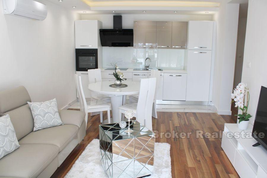 Split 3, dwupokojowy apartament z widokiem na morze