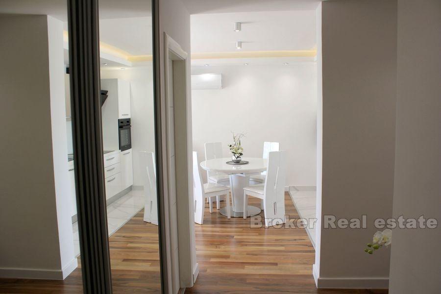 Split 3, dwupokojowy apartament z widokiem na morze