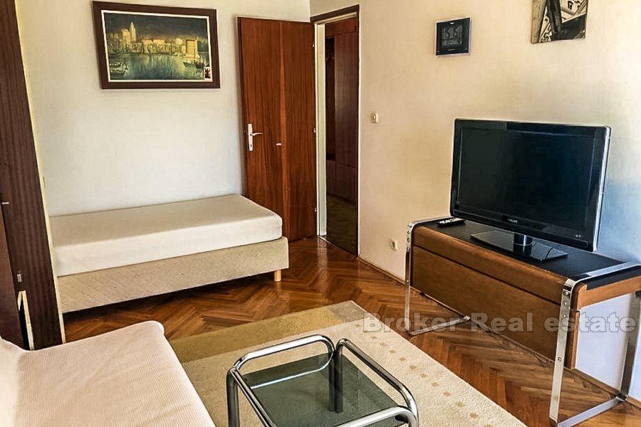 Słoneczny i komfortowy apartament z dwiema sypialniami, na sprzedaż
