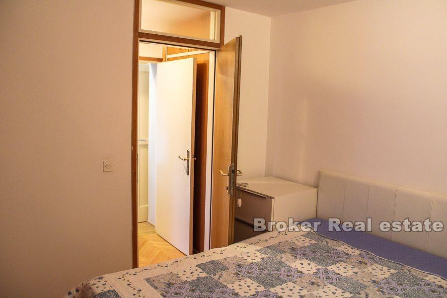 Trzypokojowe mieszkanie blisko centrum, na sprzedaż