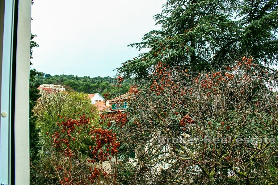 Trzypokojowe mieszkanie blisko centrum, na sprzedaż