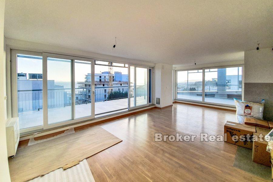 Penthouse z widokiem na morze, na sprzedaż