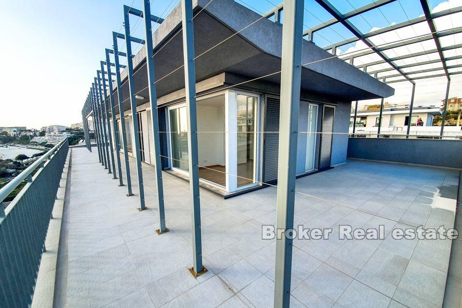 Penthouse z widokiem na morze, na sprzedaż