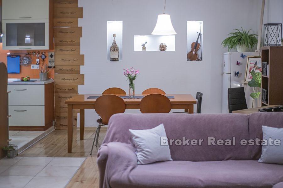 Meje, two bedroom apartment with sea view