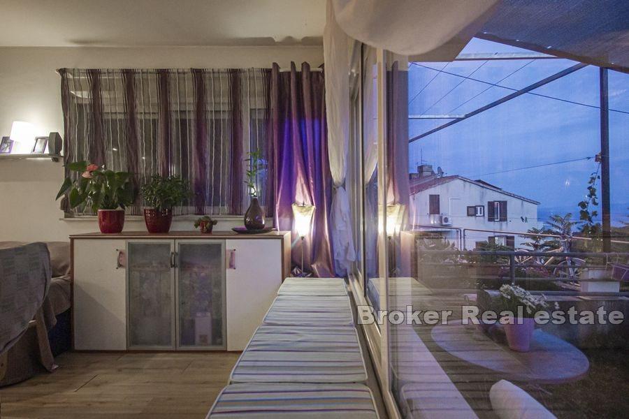 Meje, two bedroom apartment with sea view