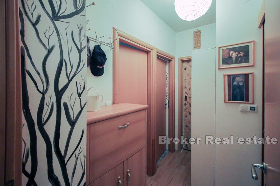 Meje, two bedroom apartment with sea view