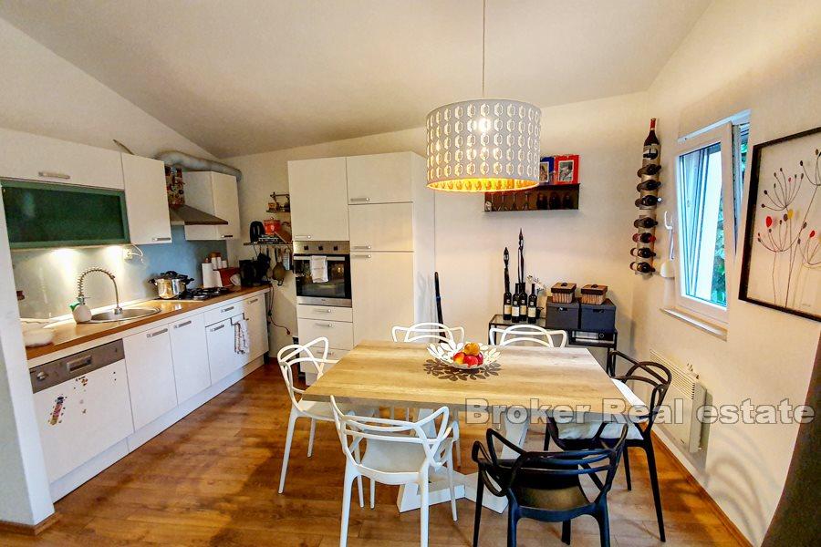 Maison individuelle, rez-de-chaussée, Plokite