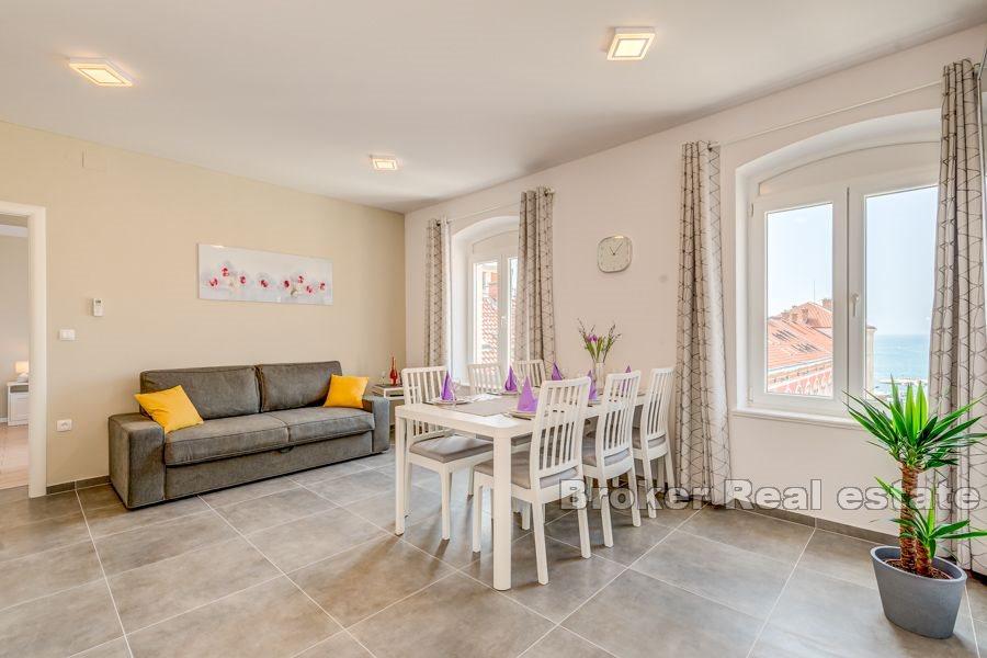 Moderno appartamento con due camere da letto nel centro della città