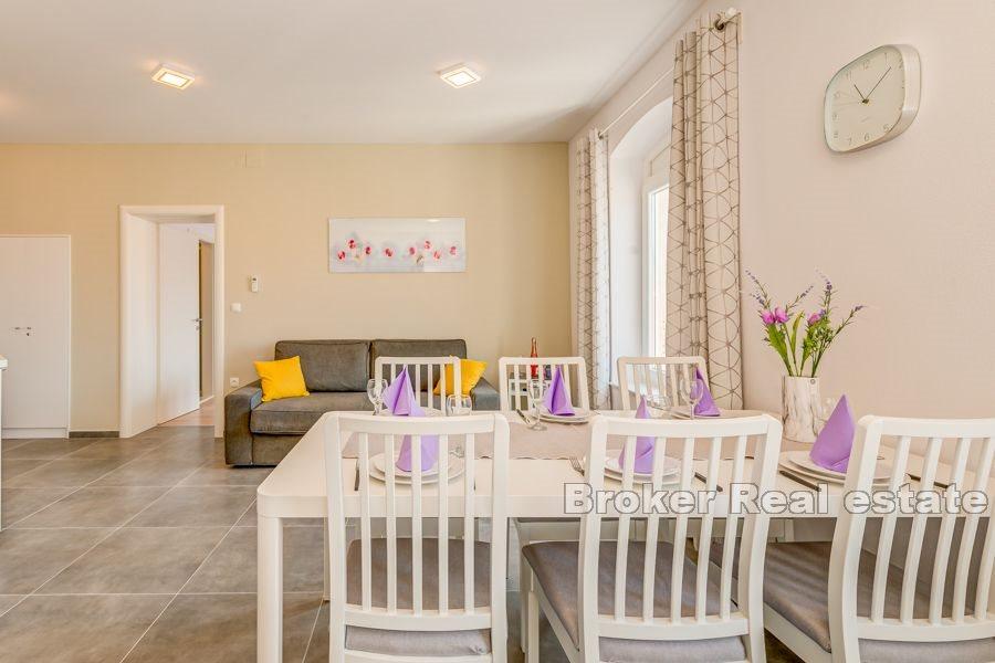 Moderno appartamento con due camere da letto nel centro della città