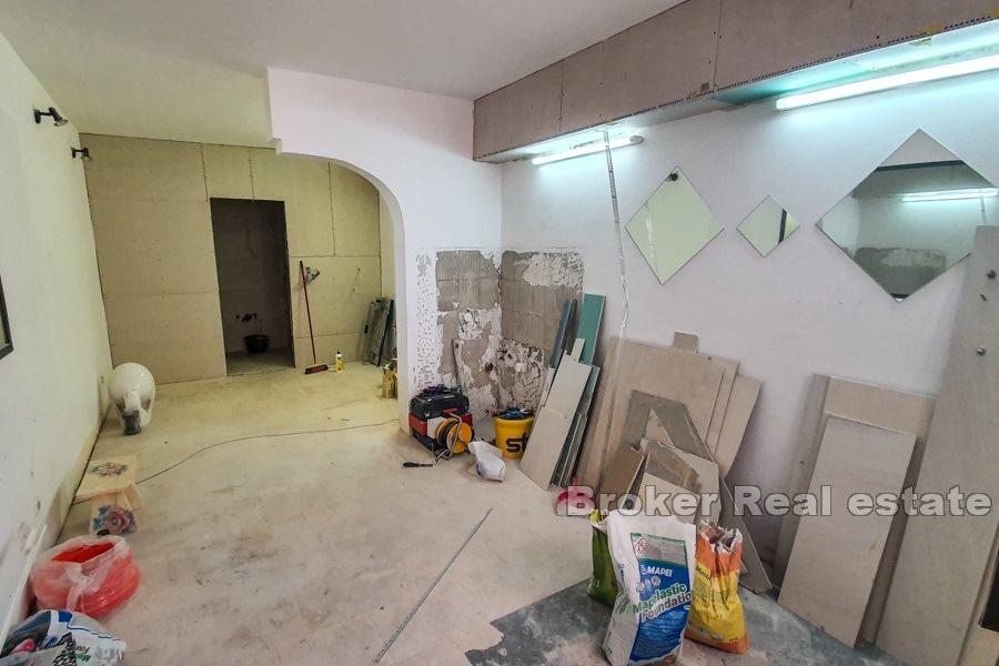 Příjemný mezonetový byt, Meje