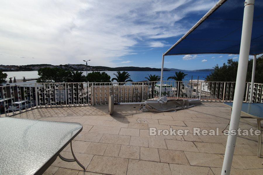 Mini hotel / detached house, seafront