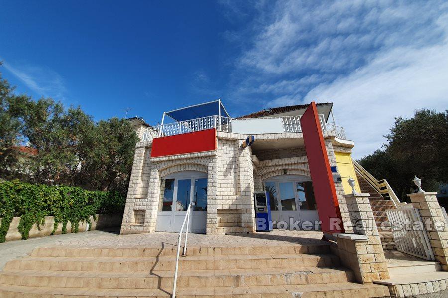 Mini hotel / detached house, seafront