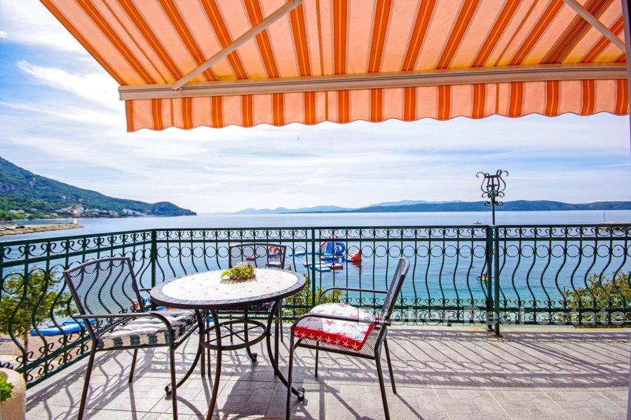 Apartment house, seafront