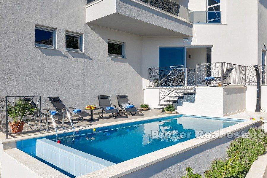 Apartmanska kuća s pogledom na more