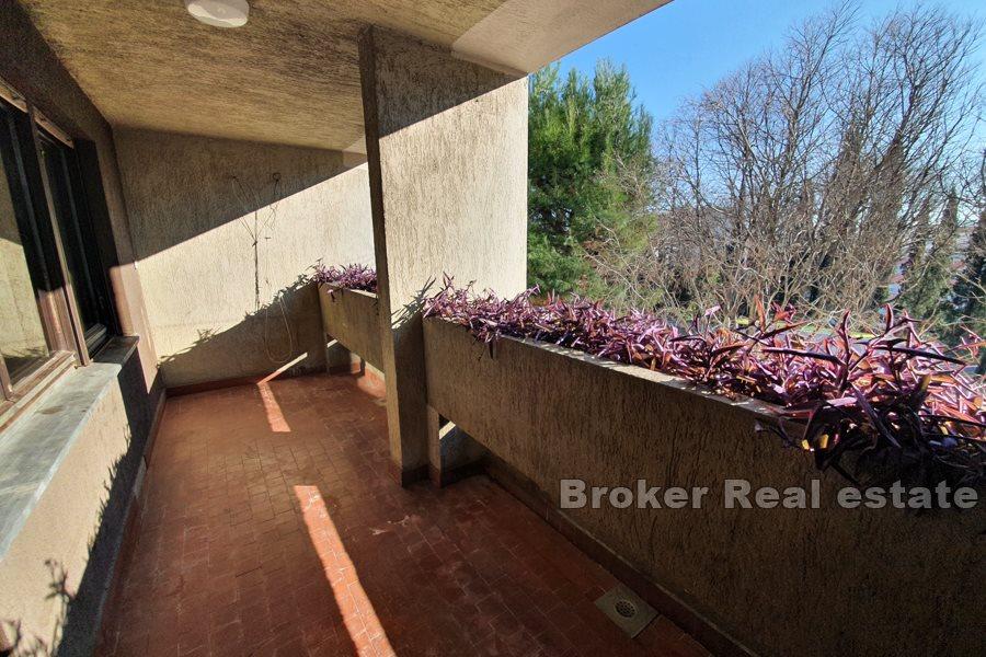 Comfortable 3-bedroom apartment, Firule