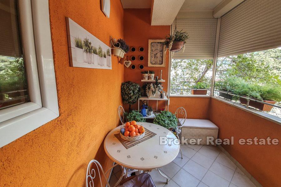 Two bedroom, nicely decorated, apartment, Spinut