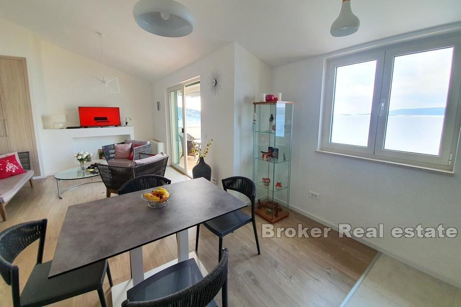 Kuća s bazenom, prvi red do mora