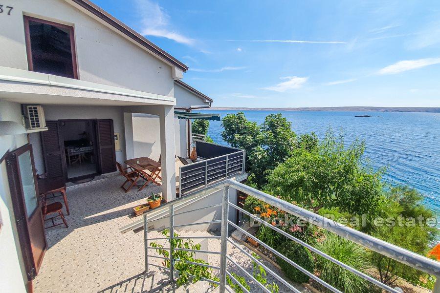 House first row to the sea