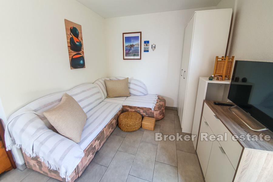 House first row to the sea