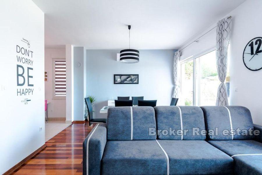 Žnjan, dvosoban apartman s terasom